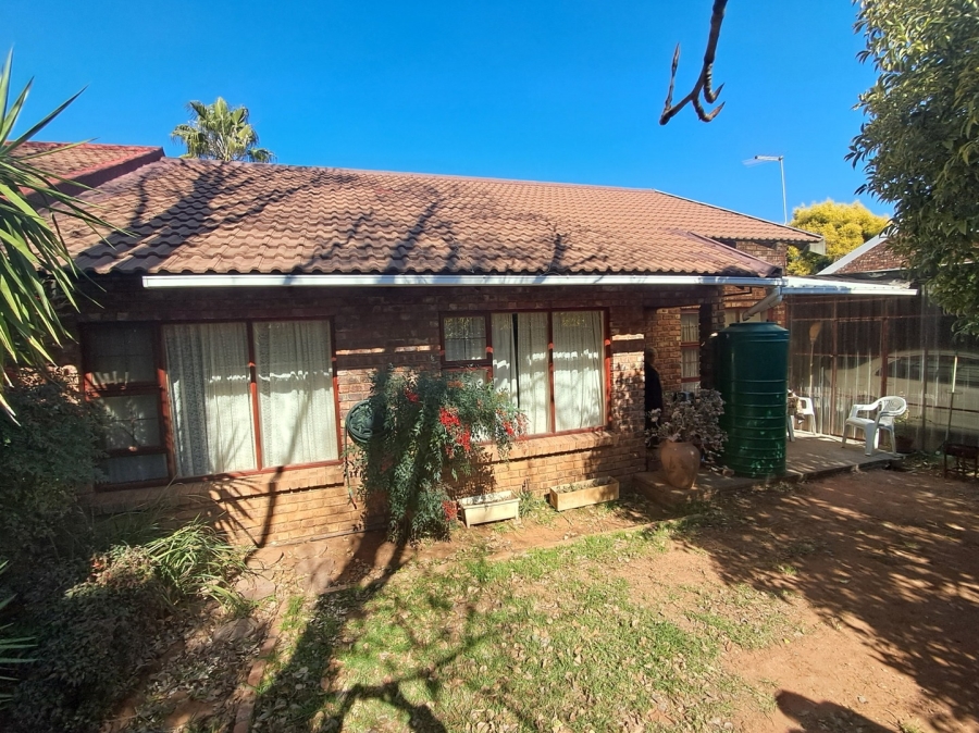 3 Bedroom Property for Sale in Langenhovenpark Free State